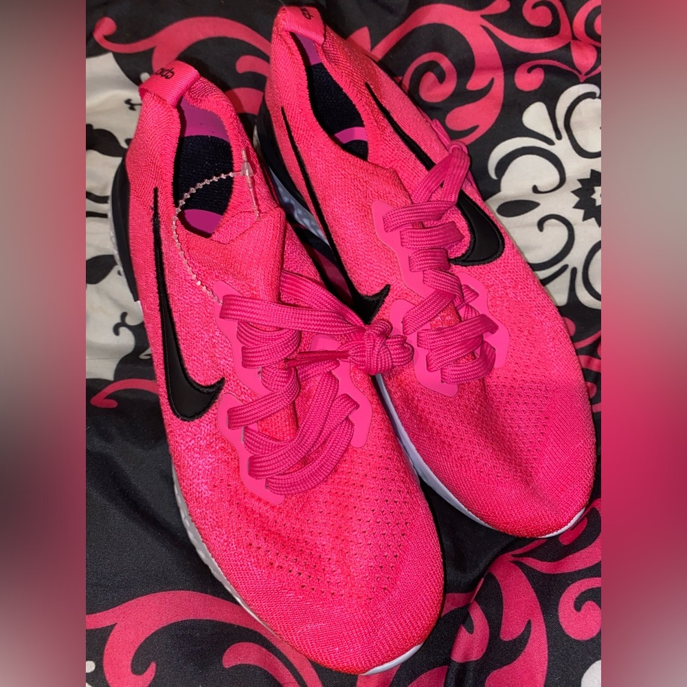 NIKE SHOES 7